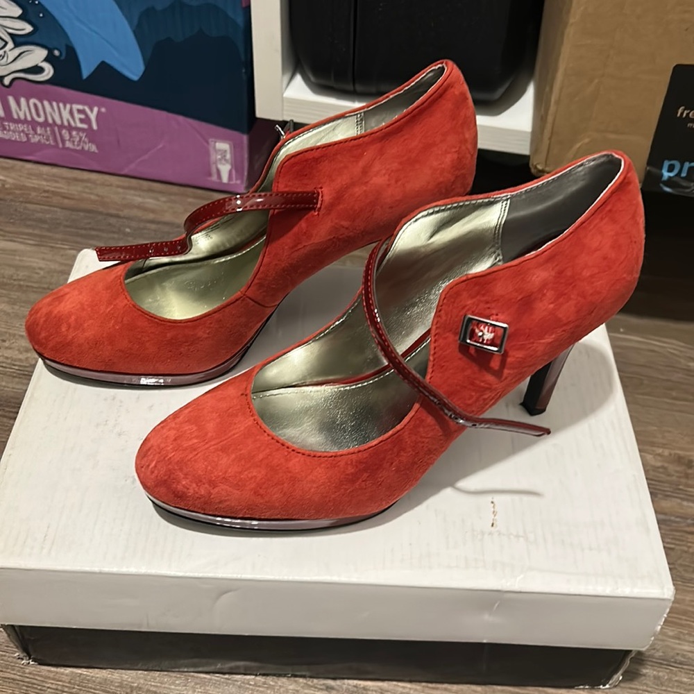 Brand new Alfa I heeled pumps